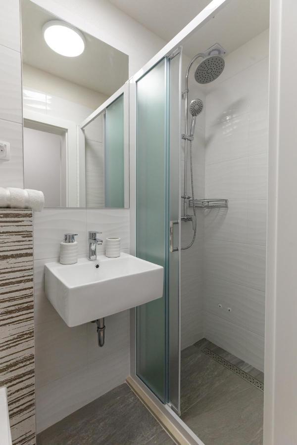 Apartman Laura Вир Екстер'єр фото
